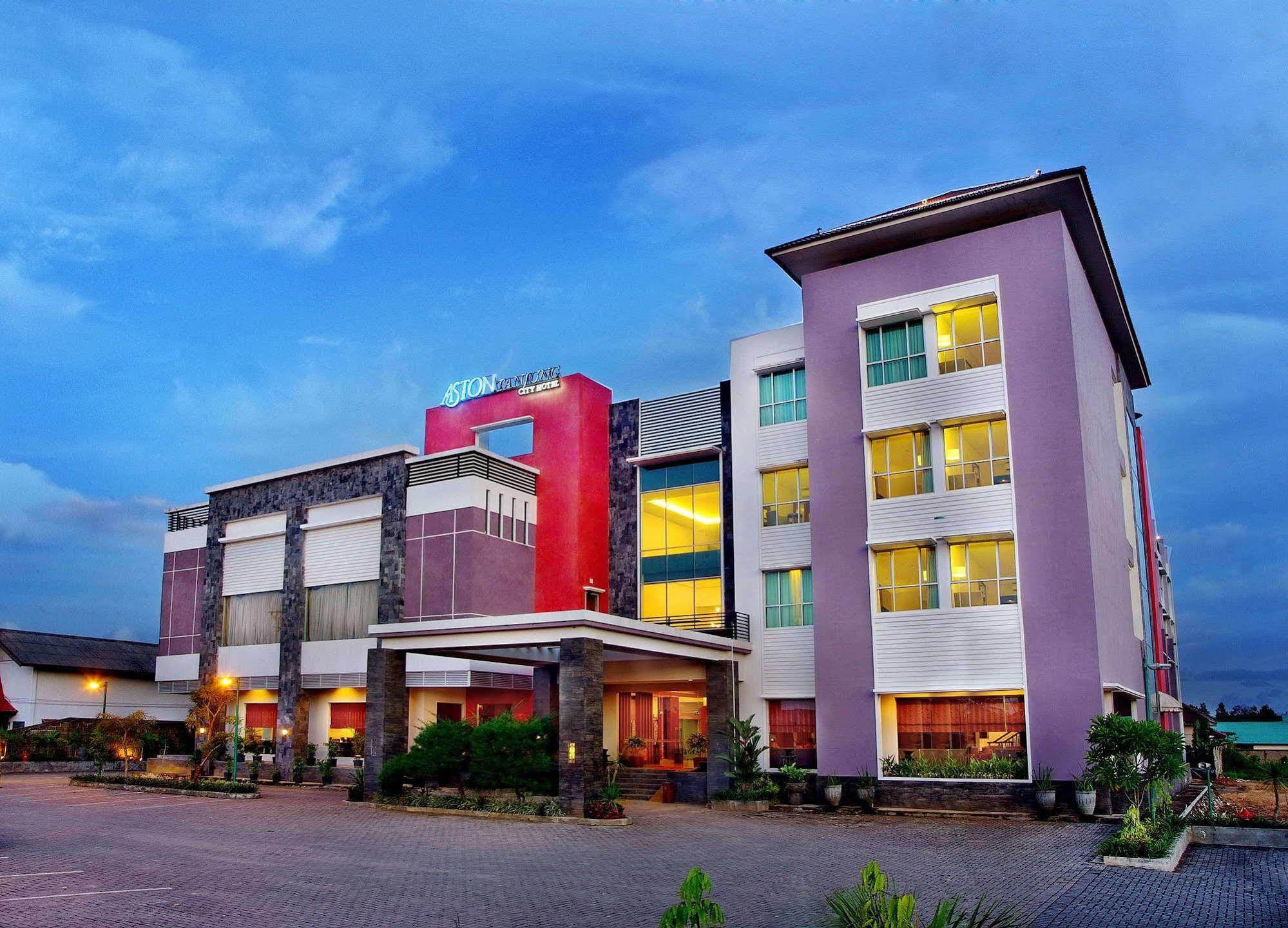 Aston Tanjung City Hotel Exteriér fotografie
