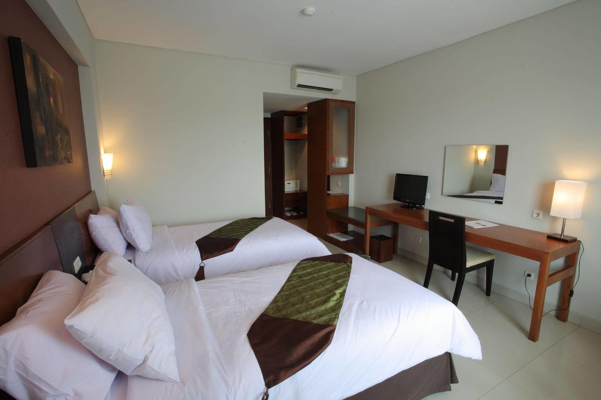 Aston Tanjung City Hotel Exteriér fotografie