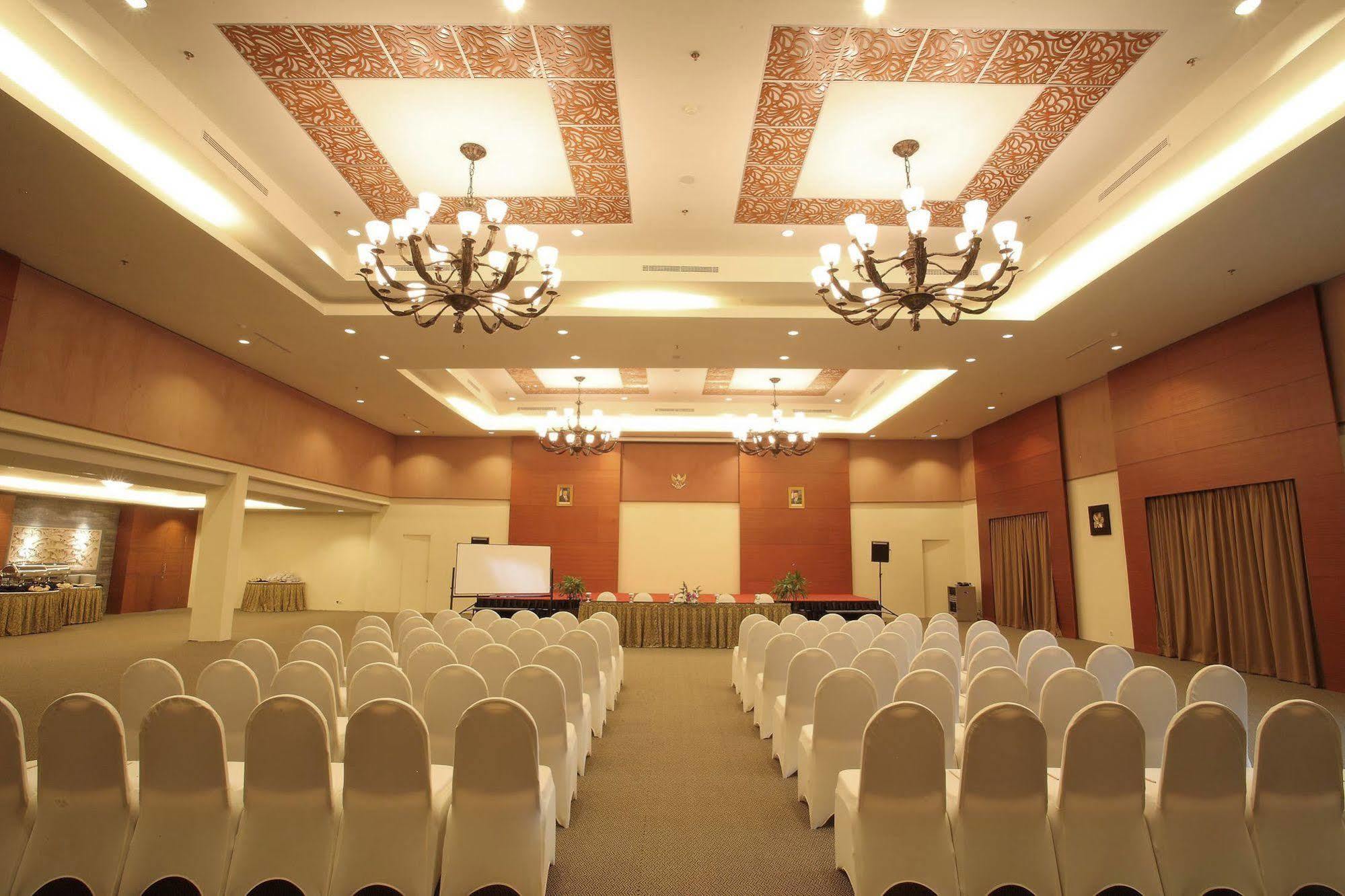 Aston Tanjung City Hotel Exteriér fotografie